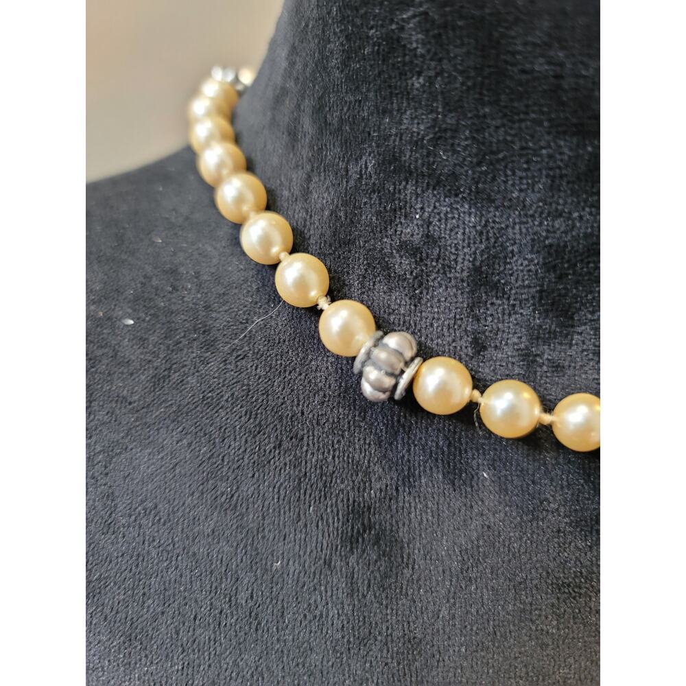Women's Cream Pearl Beaded Necklace With Antique Silver Crown Shaped Lock - Picture 4 of 6